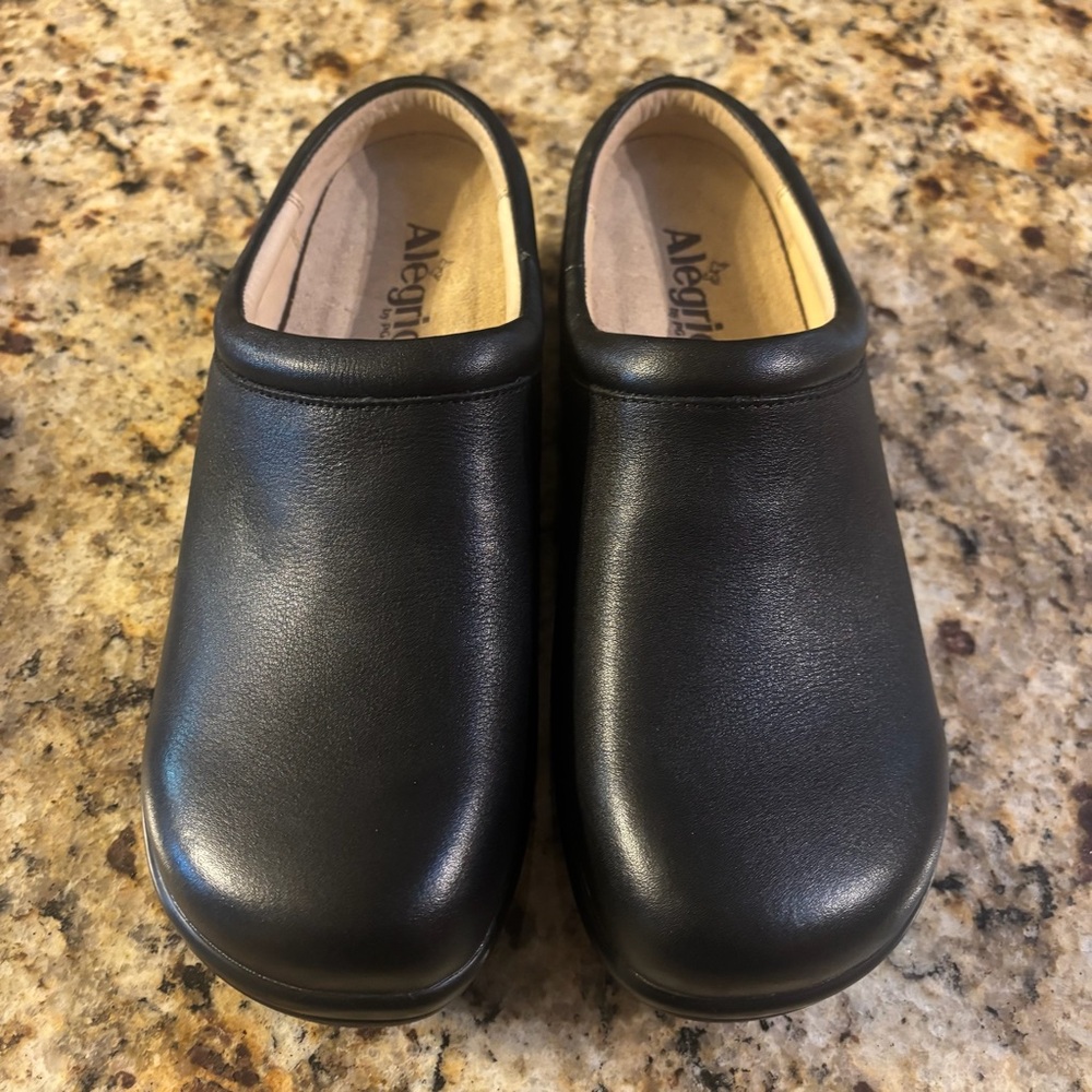 Alegria Black Leather Kay Clogs Size 39 / US 8.5